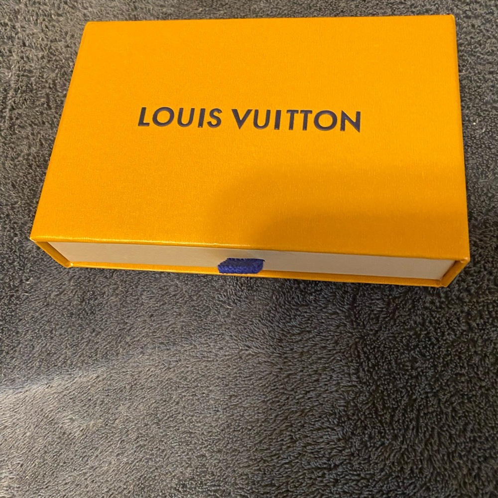 Louis Vuitton box